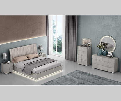 Chrisley Bed  King/ Queen SB39QBKB